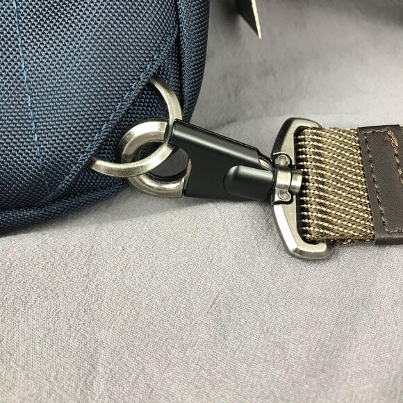 TUMI SLING BAG In blue - Picture 8 of 11